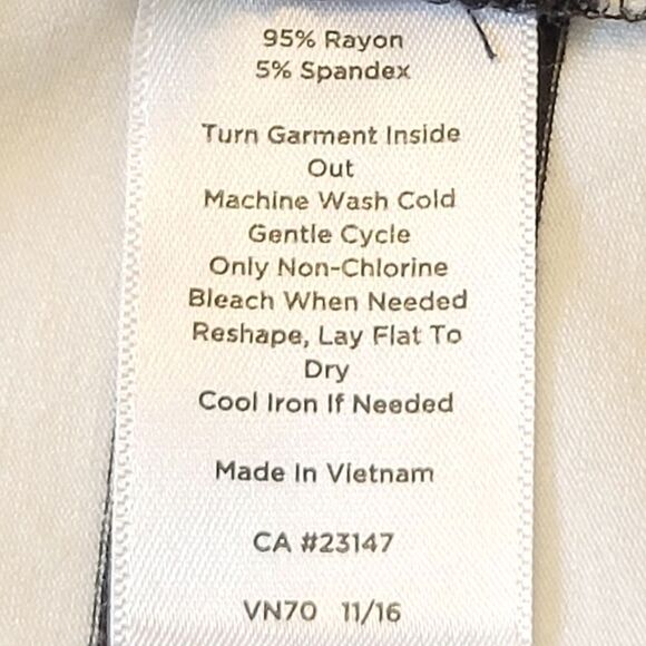 Talbots Black & White Striped  Ruffle Detail Sleeve Stretch Knit  Blouse Size L - Picture 7 of 7